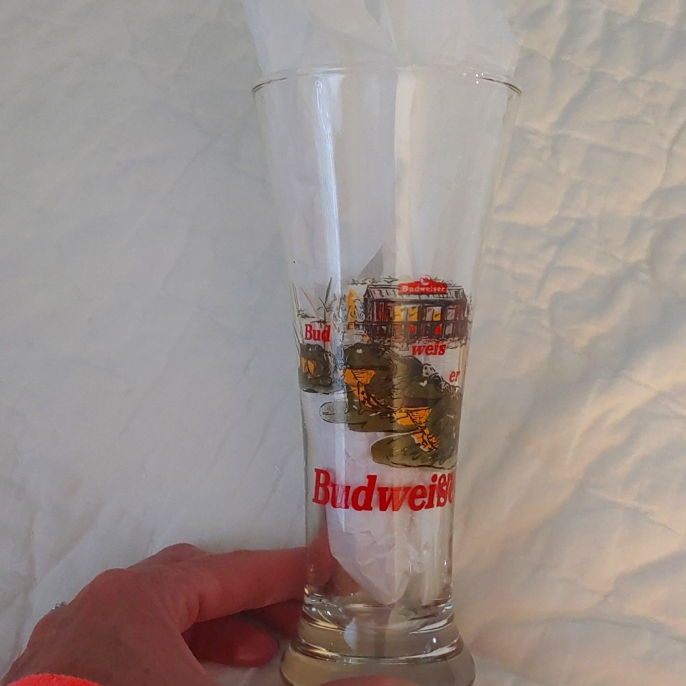 Vintage Budweiser Pilsner with Budweiser Frogs